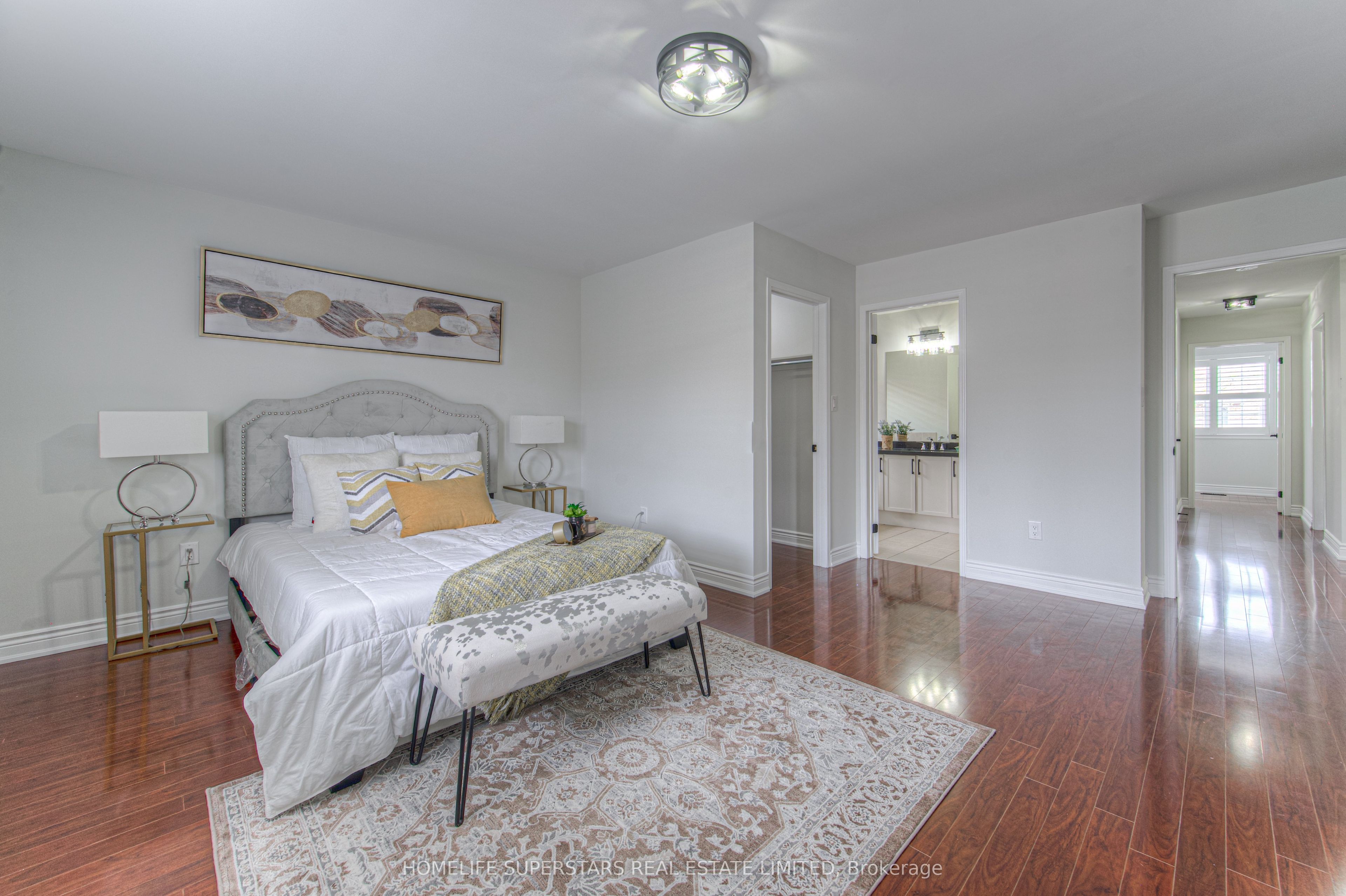 5676 Fantasia Manor
