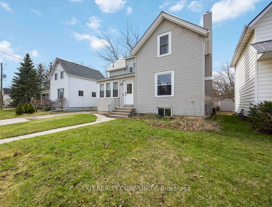 409 Queen Street, Petrolia, ON N0N 1R0