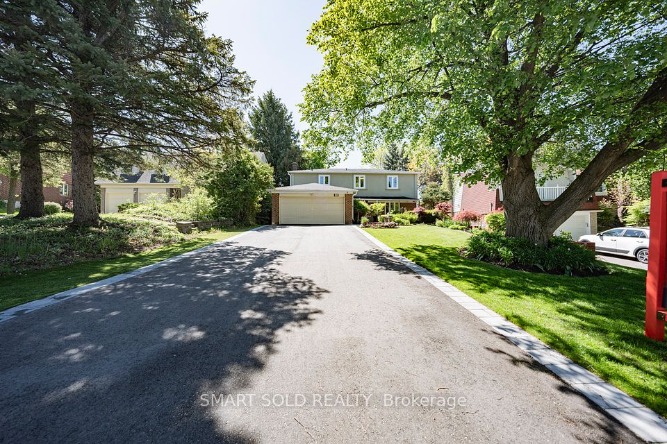 17 Woolsthorpe Crescent, Markham, ON L3T 4E1