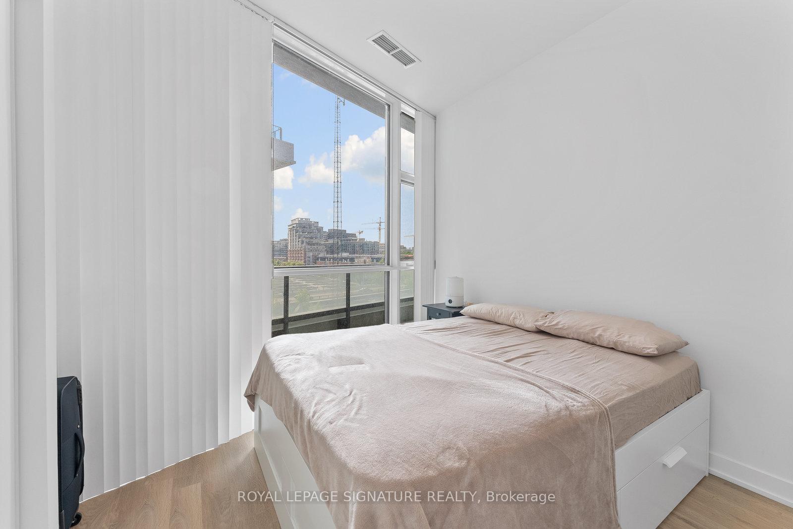 2 Bedrooms Condo at 50 Ordnance, Toronto For sale