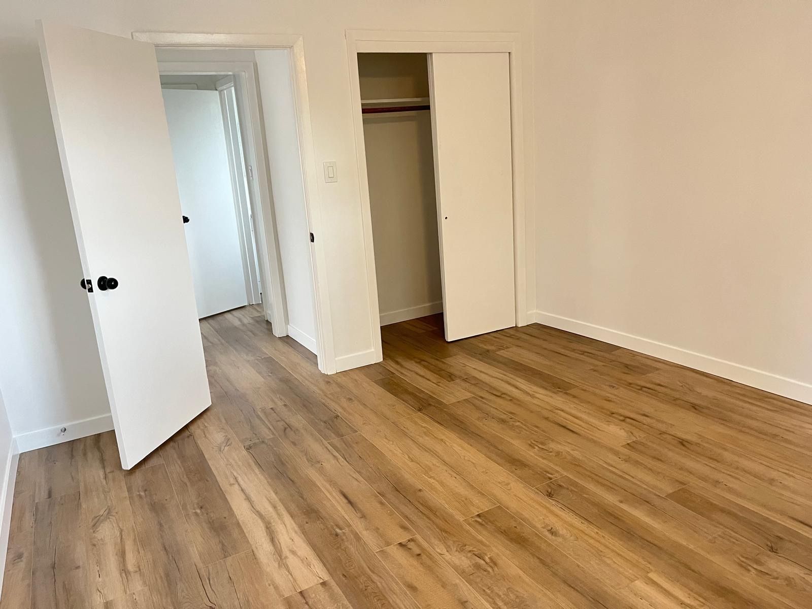 12 Sand Beach Road W 6