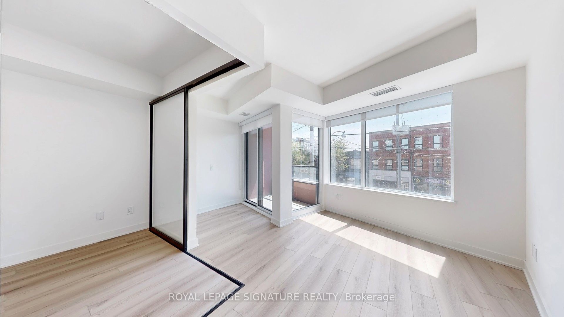 1200 Dundas Street W, #203