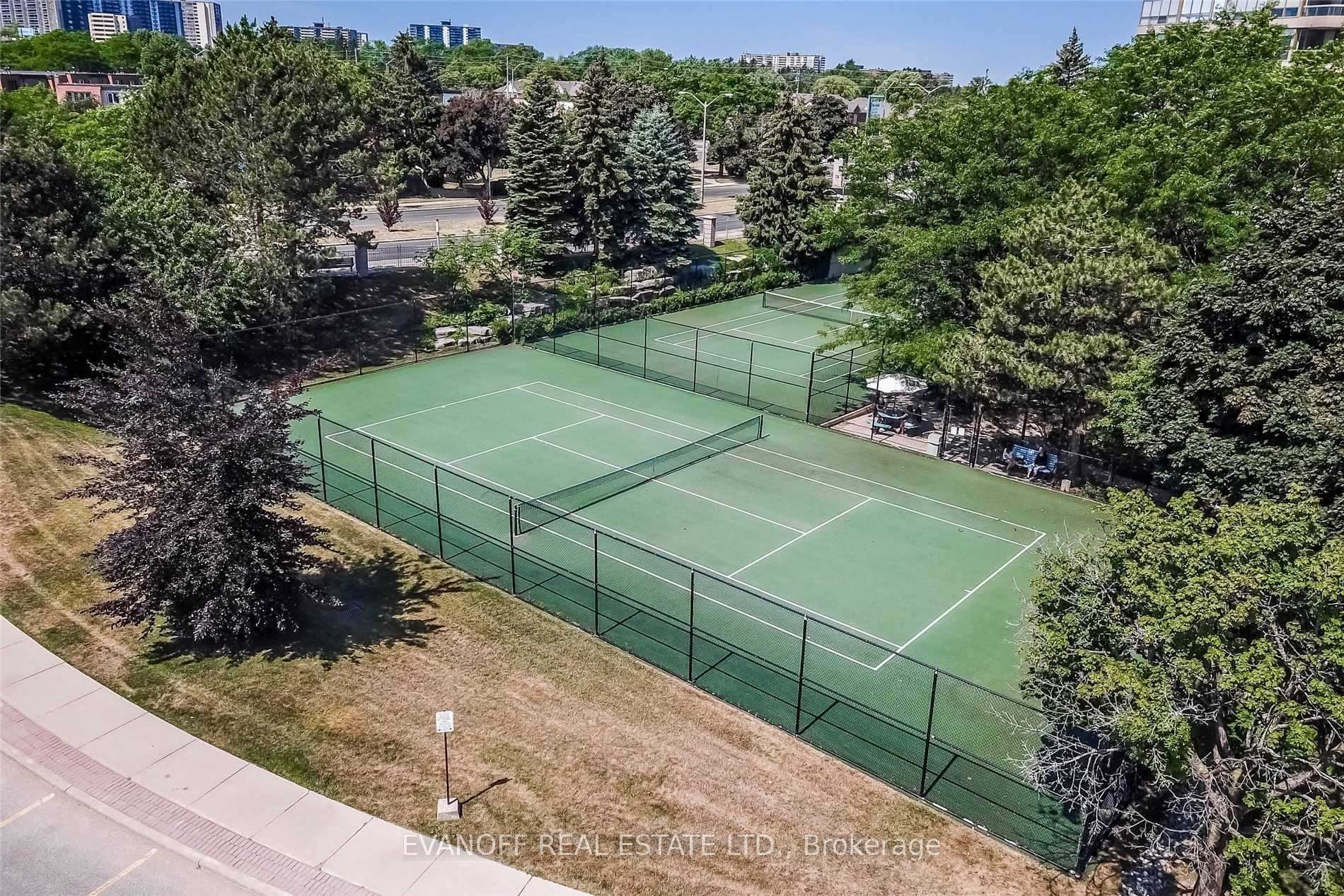 3 Bedrooms Condo at 10 Guildwood, Toronto For sale