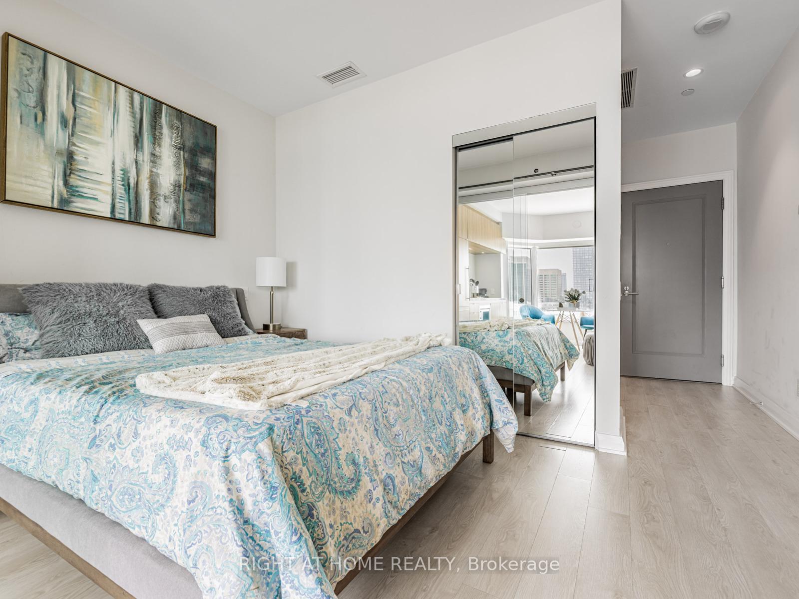 1 Bedroom Condo at 155 Yorkville, Toronto For sale