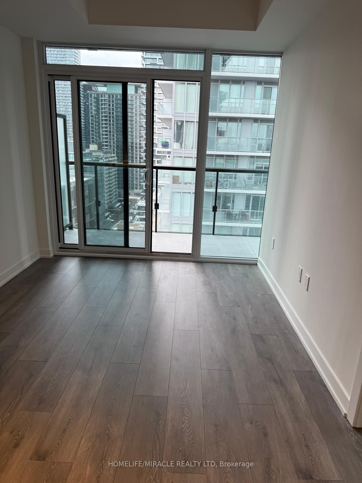 127 Broadway Avenue, #1805