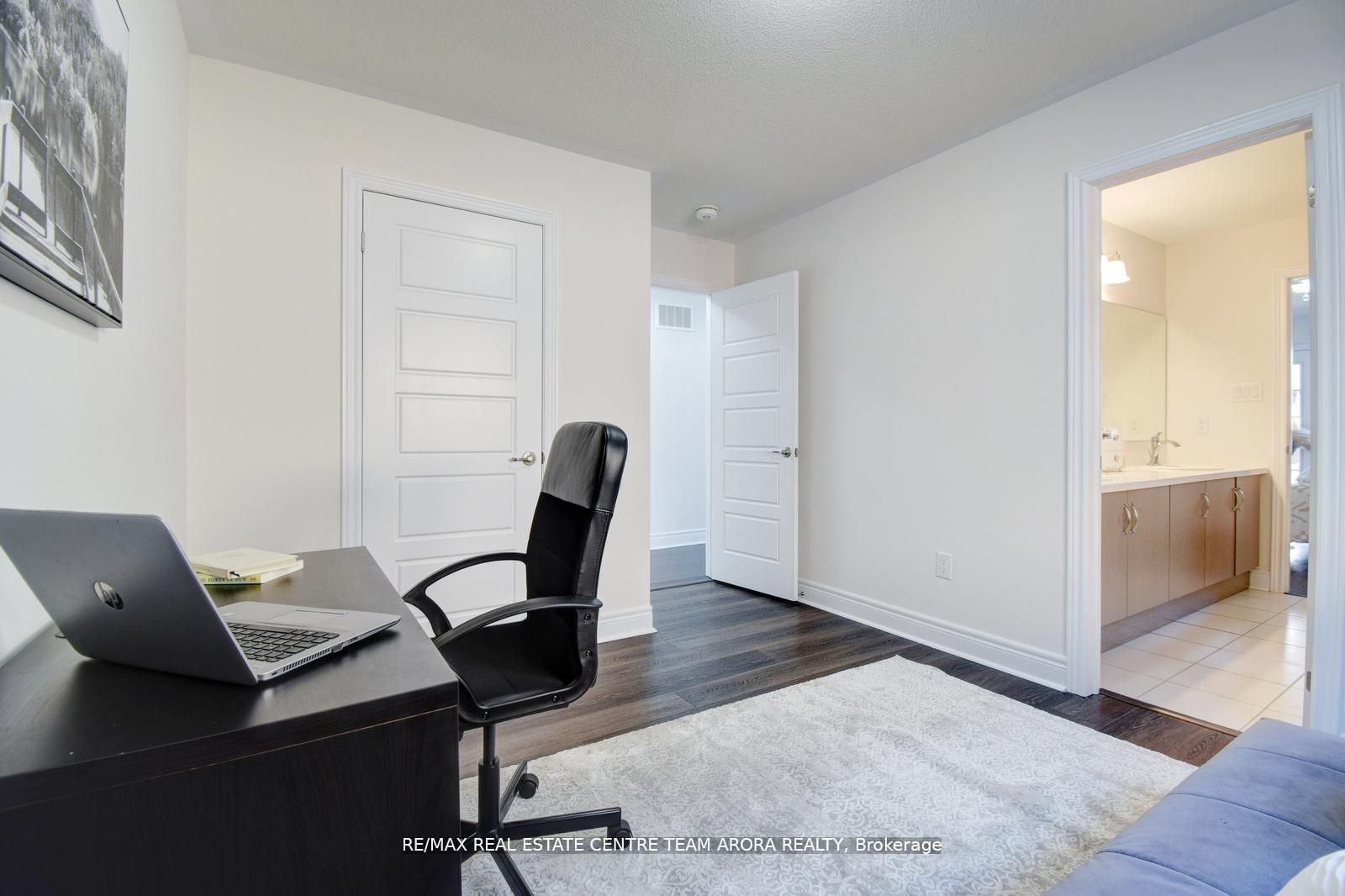 38 Rosewell Crescent