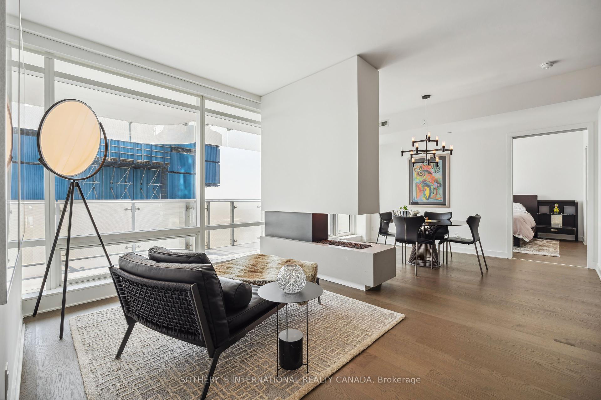 3 Bedrooms Condo at 1 Bloor,  Toronto For sale