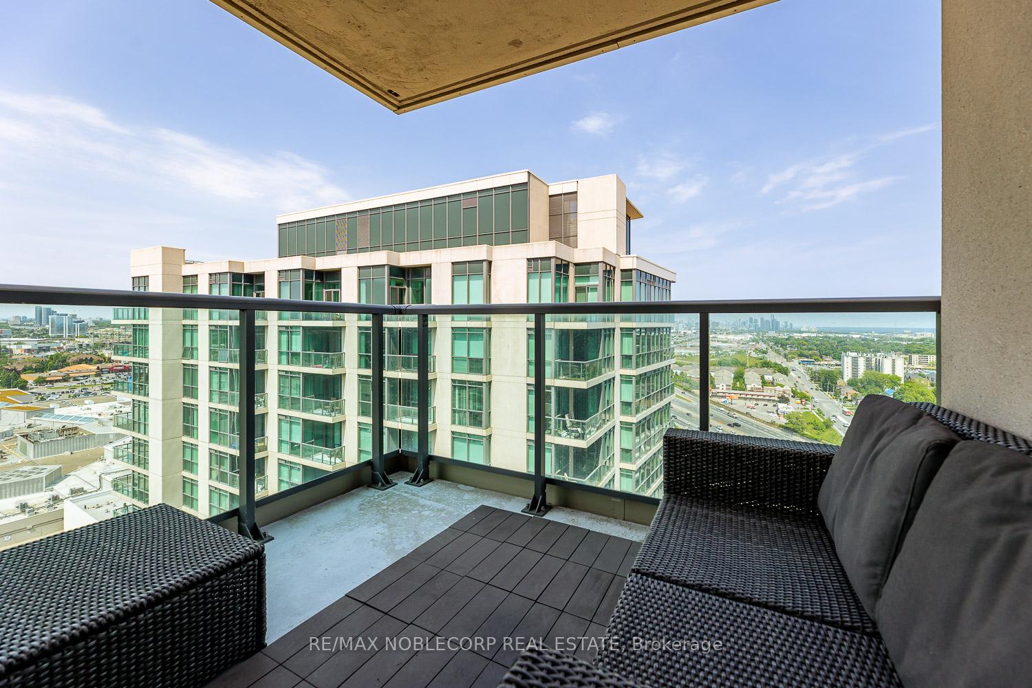 2 Bedrooms Condo at 215 Sherway Gardens, Toronto For sale