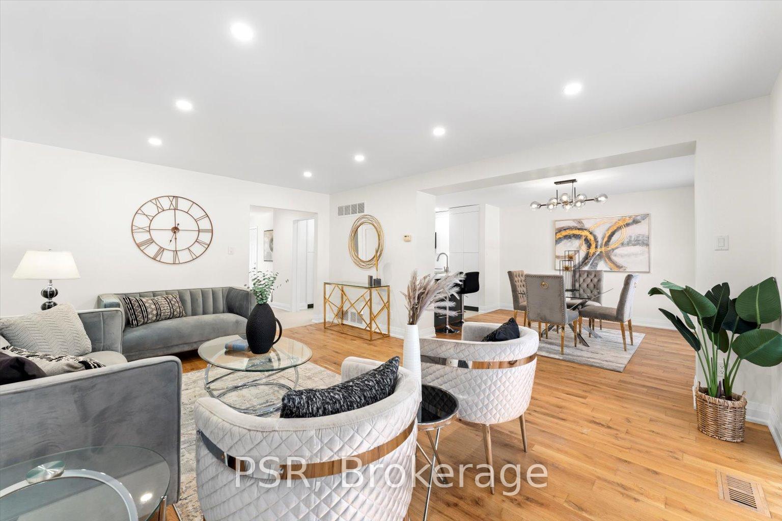 4 Bedrooms Condo at 42 Crimson Millway, Toronto For sale