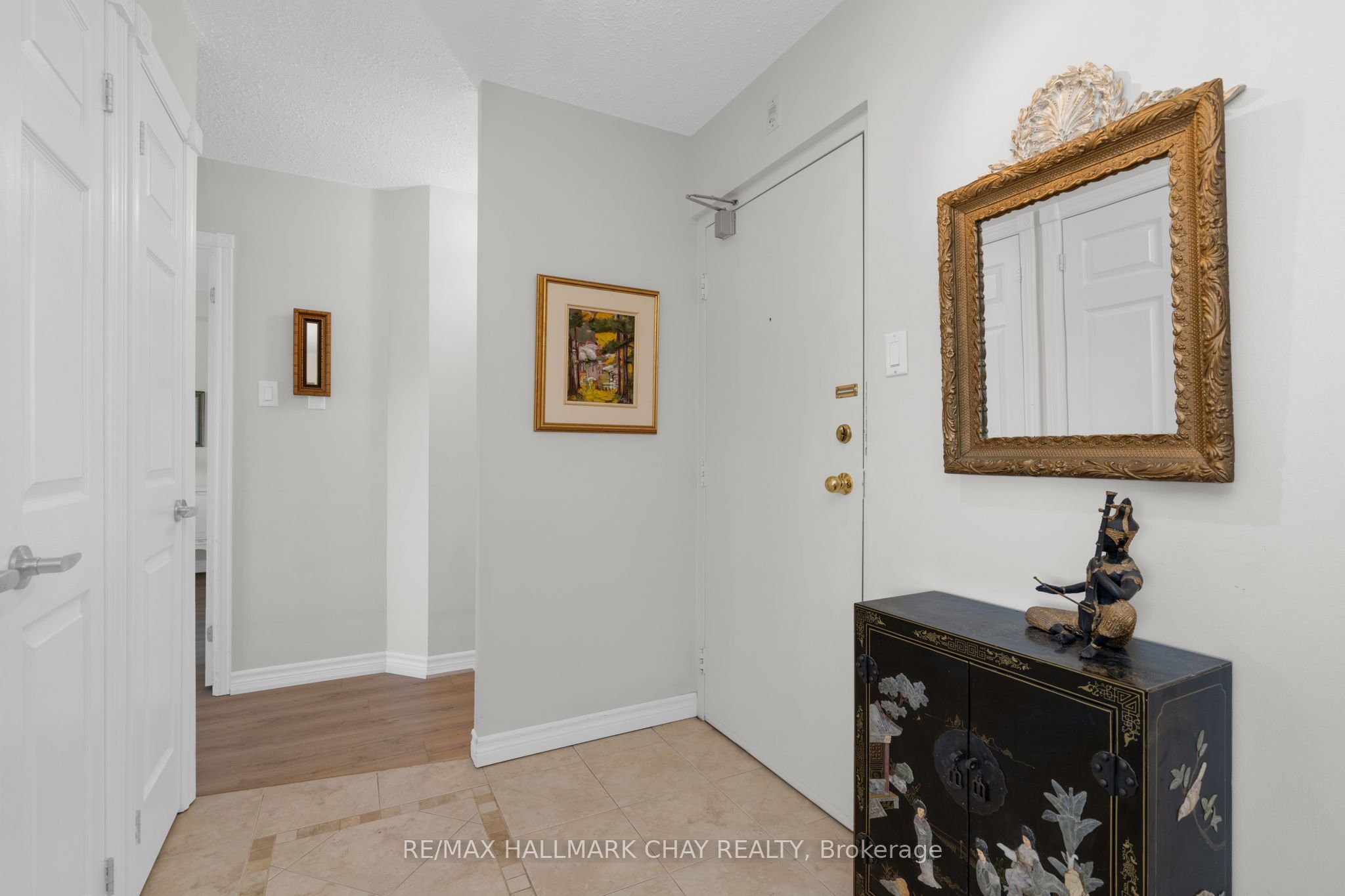 #1403 - 181 Collier Street, Barrie, ON L4M 5L6