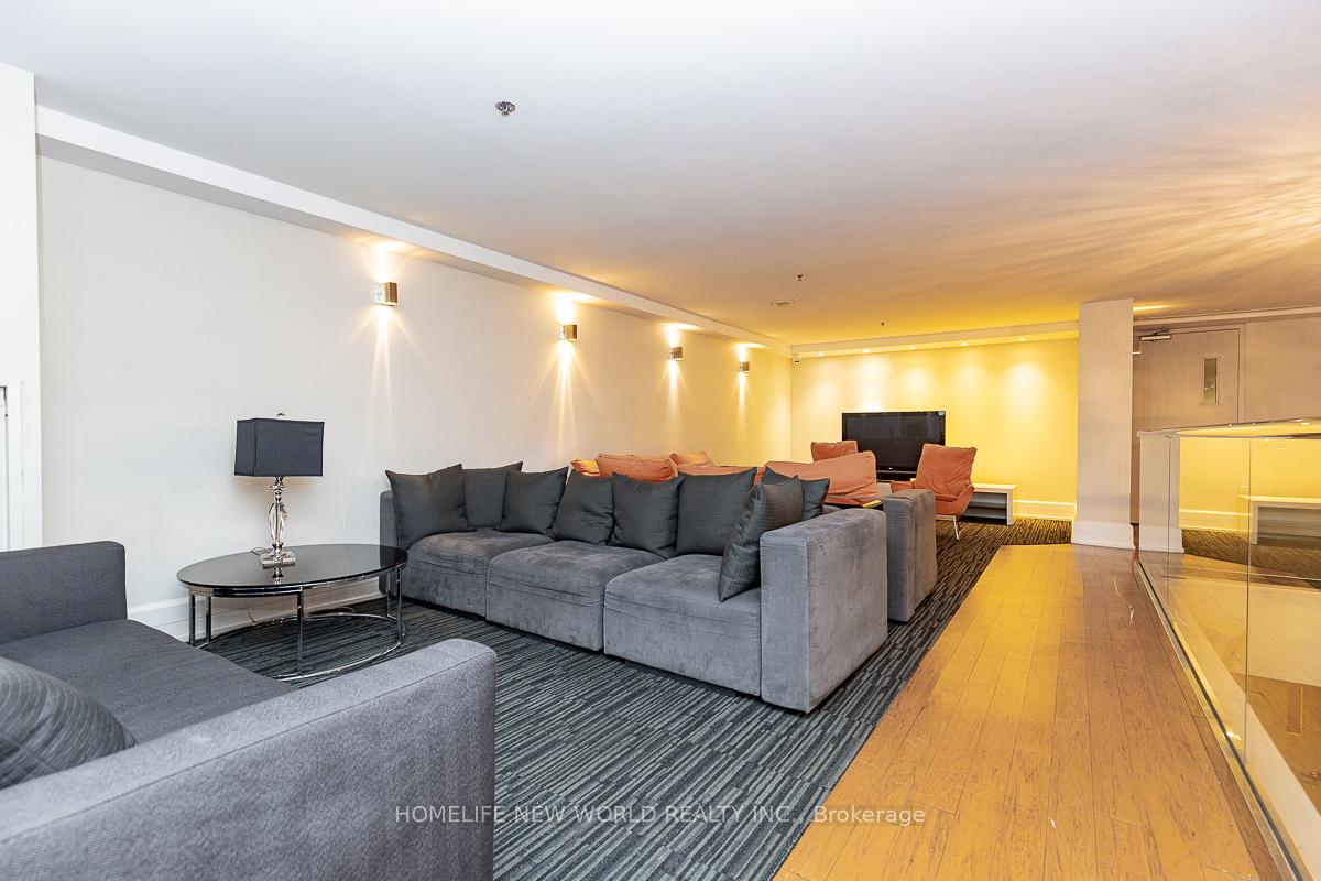 3 Bedrooms Condo at 111 Elizabeth, Toronto For sale