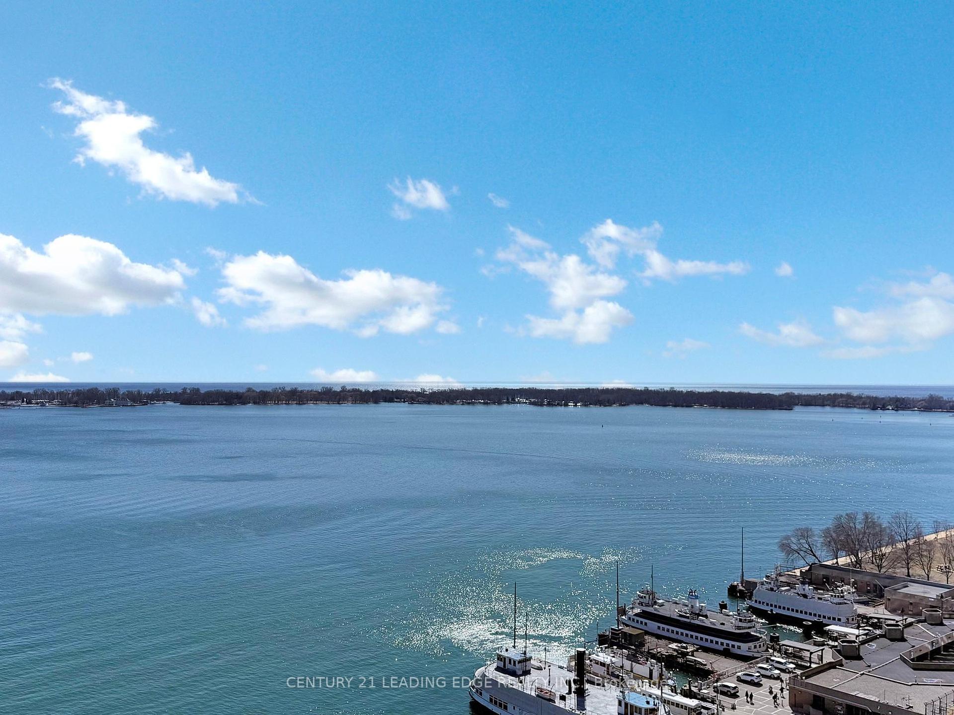 1 Bedroom Condo at 15 Queens,  Toronto For sale