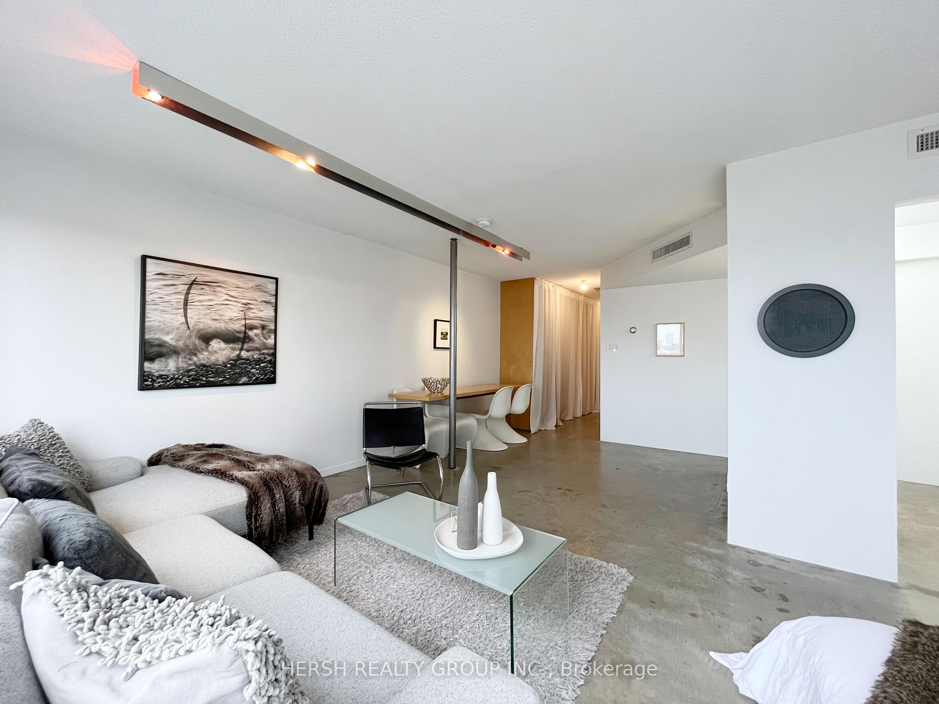 1 Bedroom Condo at 1001 Bay,  Toronto For sale