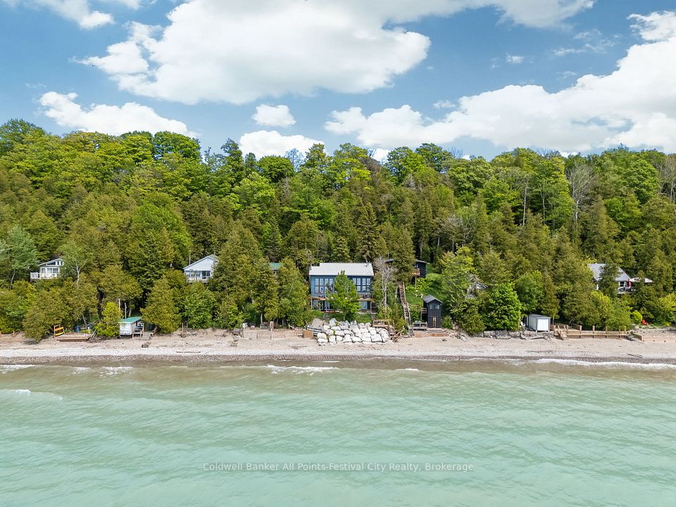 82195 Cottage