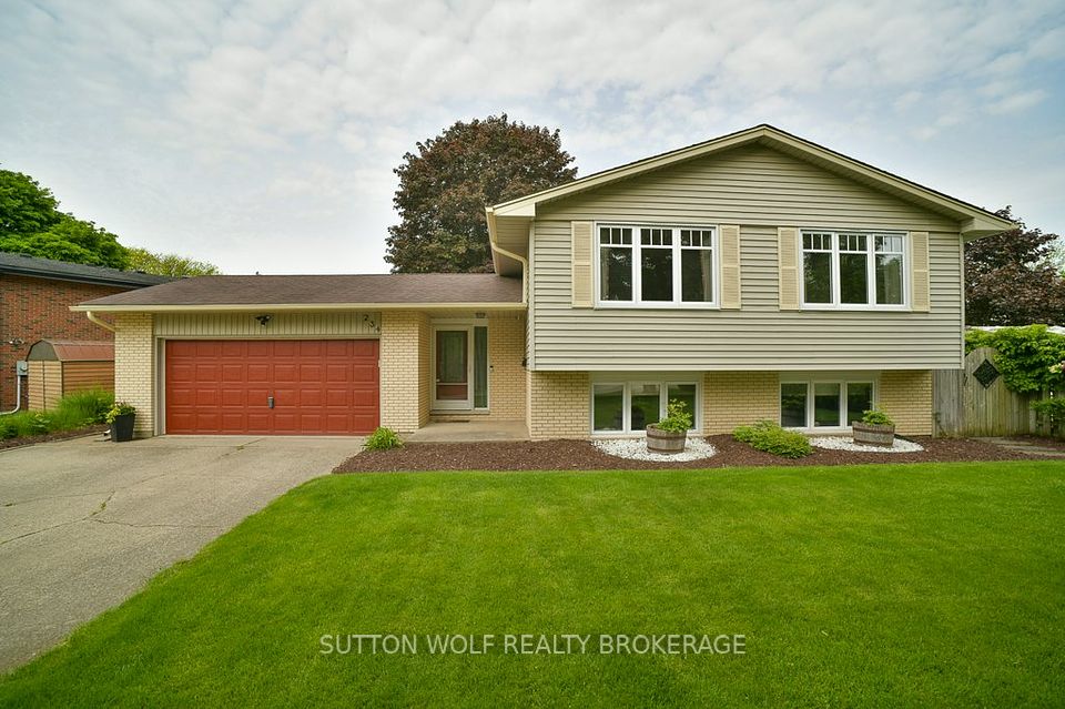 234 Riverview Drive, Strathroy-Caradoc, ON N7G 2G5