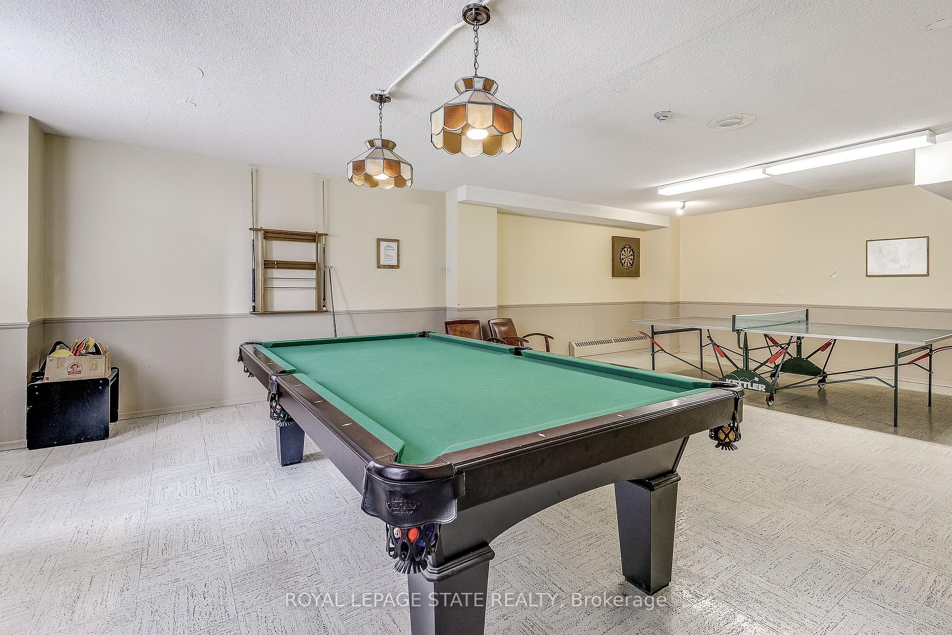 1 Bedroom Condo at 975 Warwick, Burlington For sale
