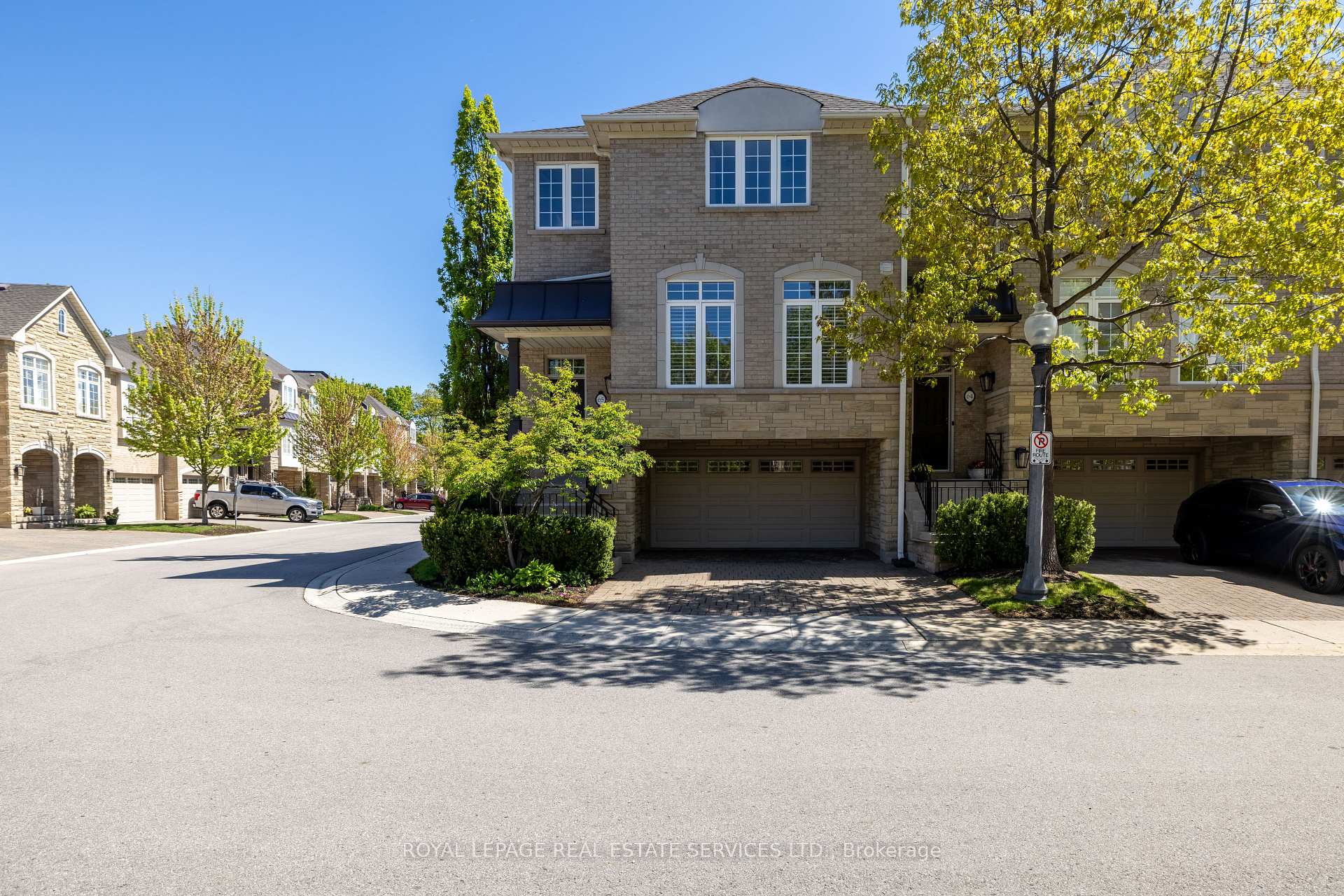 3 Bedrooms Condo at 1267 Dorval, Oakville For sale