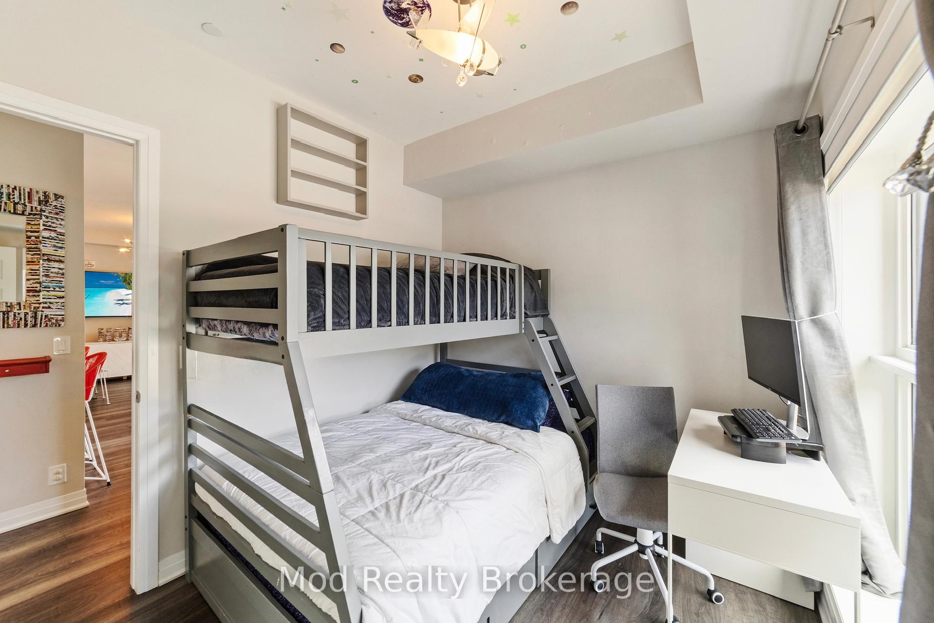 2 Bedrooms Condo at 128 Grovewood, Oakville For sale