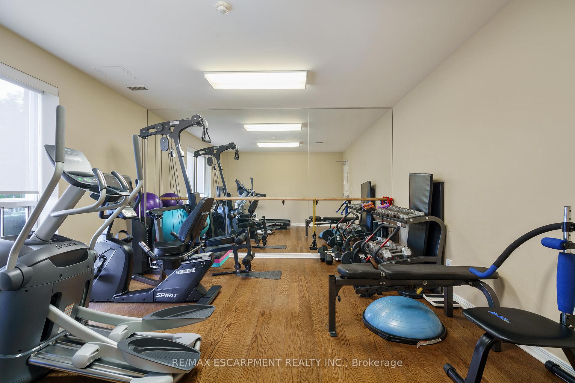 2 Bedrooms Condo at 4000 Creekside, Hamilton For sale