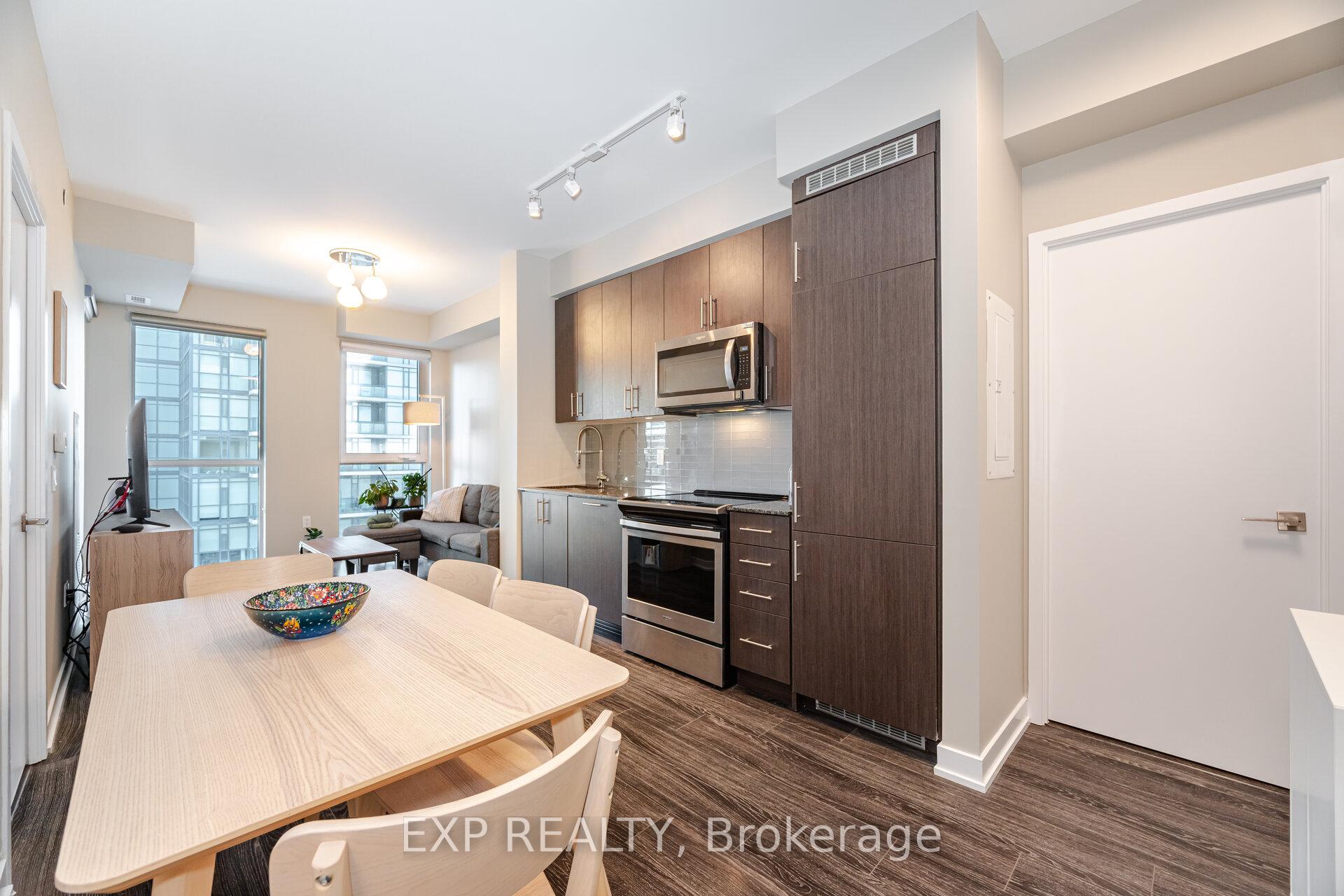 2 Bedrooms Condo at 4055 Parkside Village, Mississauga For sale