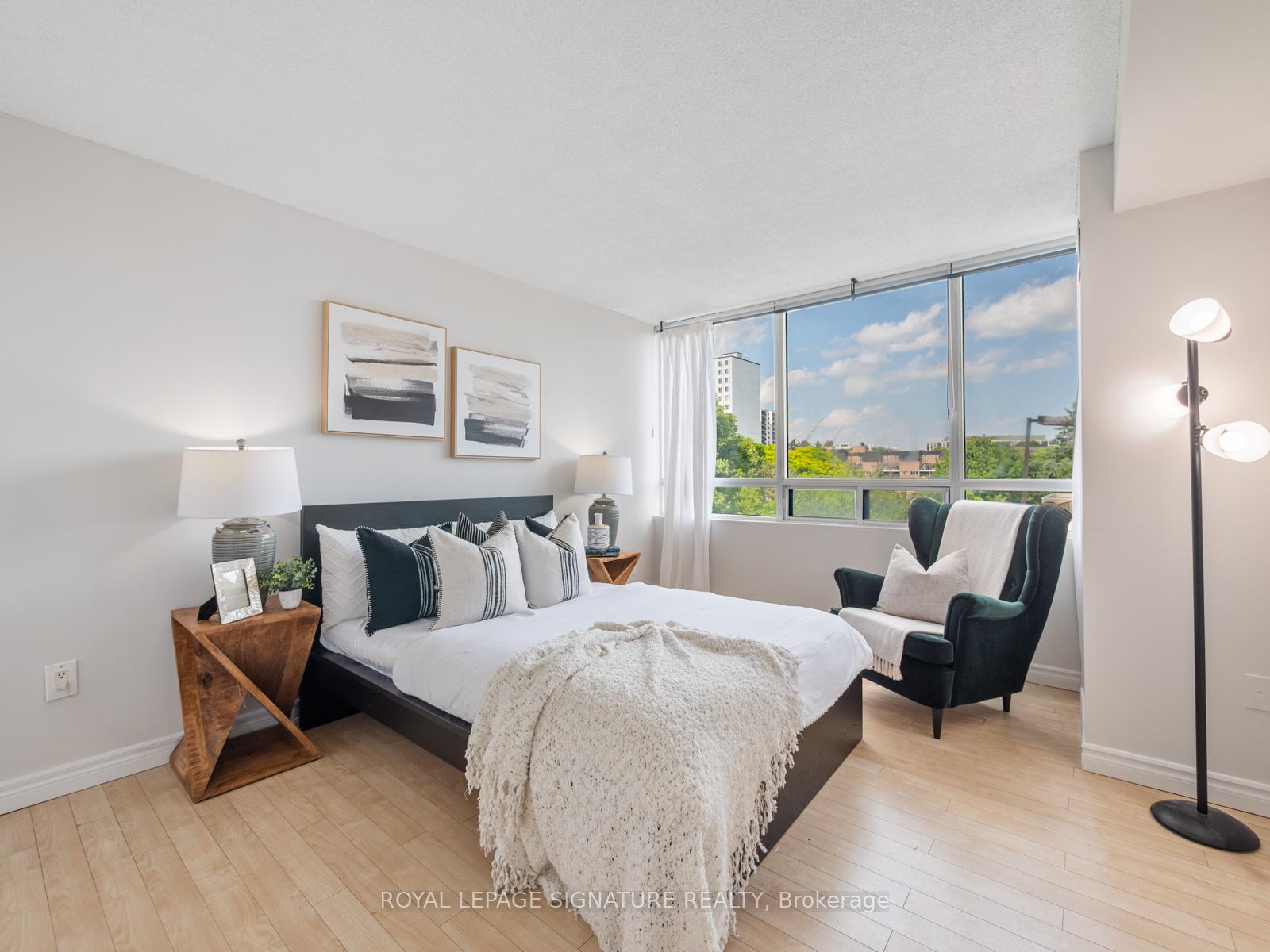 3 Bedrooms Condo at 3050 Ellesmere, Toronto For sale