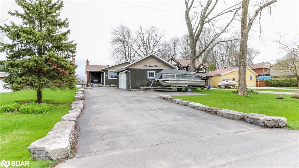 377 COLLINS Drive Orillia Ontario L3V 1E6