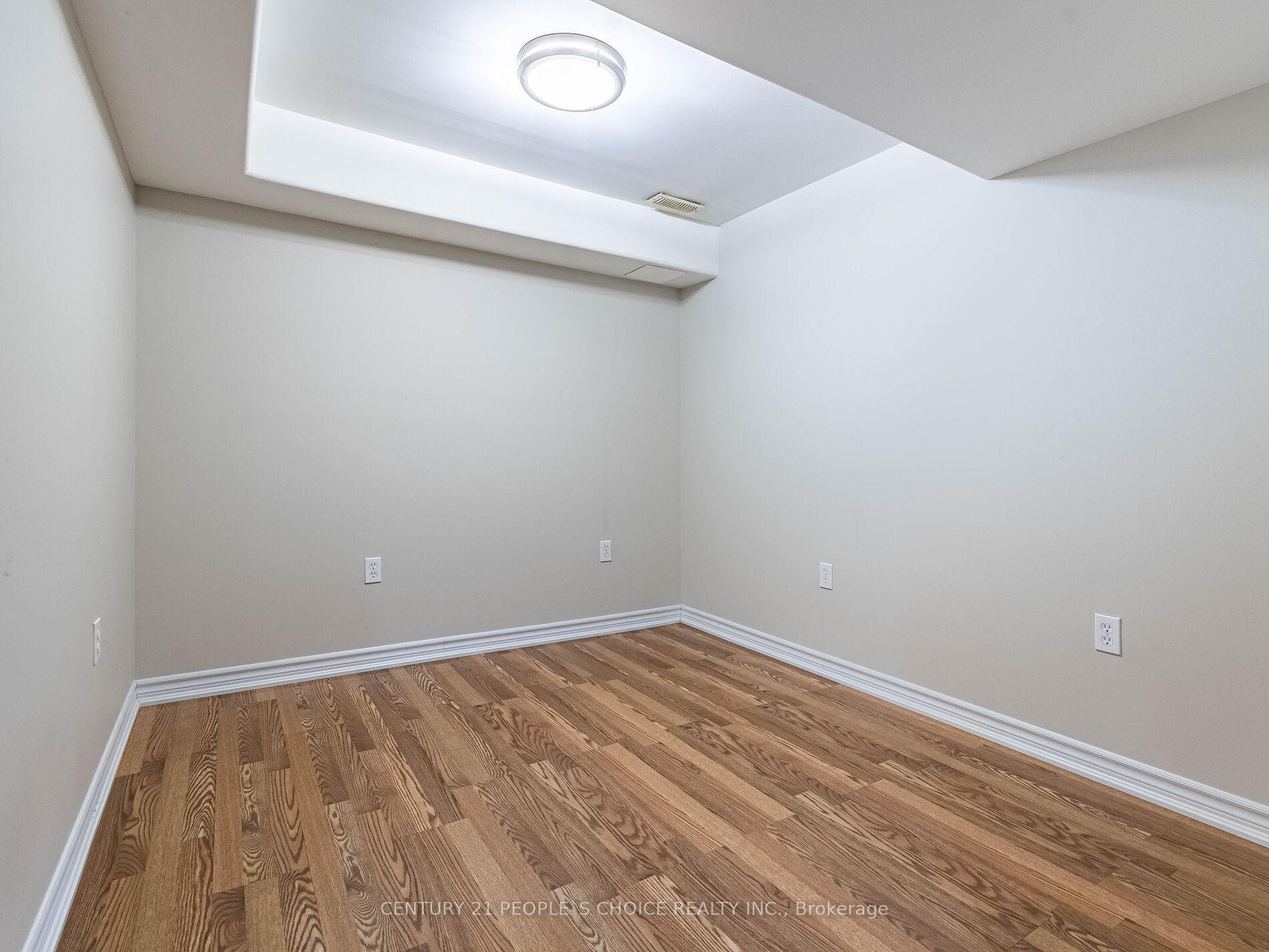 3 Bedrooms Condo at 485 Green,  Hamilton For sale
