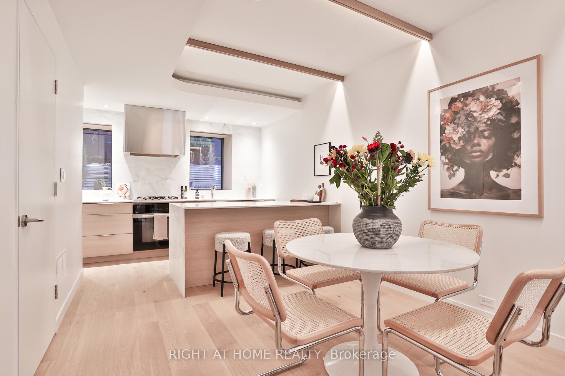 2 Bedrooms Condo at 225 Brunswick, Toronto For sale