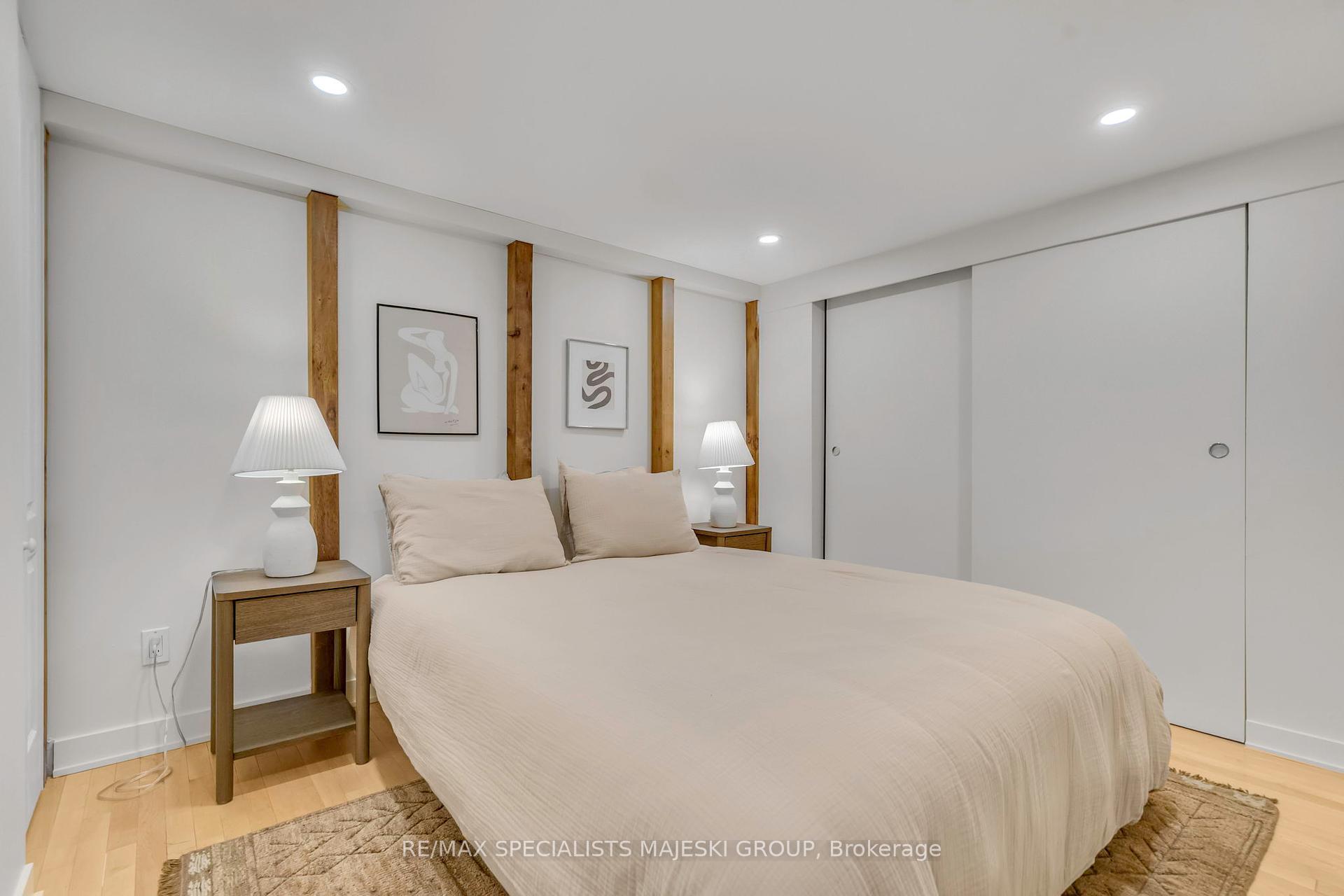 3 Bedrooms Condo at 21 Nassau,  Toronto For sale