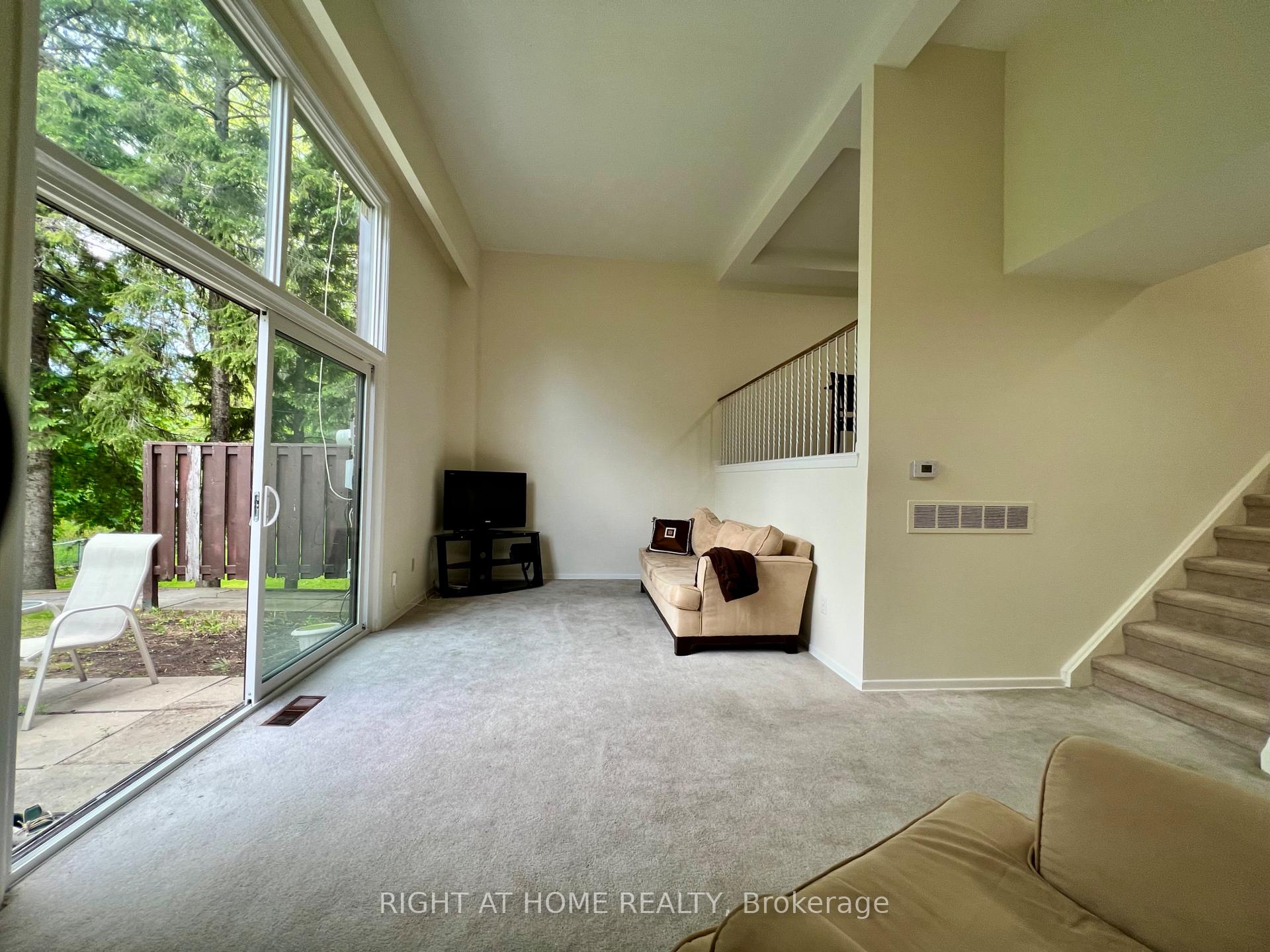 4 Bedrooms Condo at 286 Sprucewood, Toronto For sale