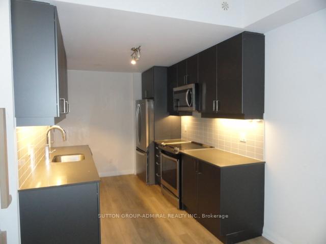 3 Bedrooms Condo at 1010 Portage,  Vaughan For sale