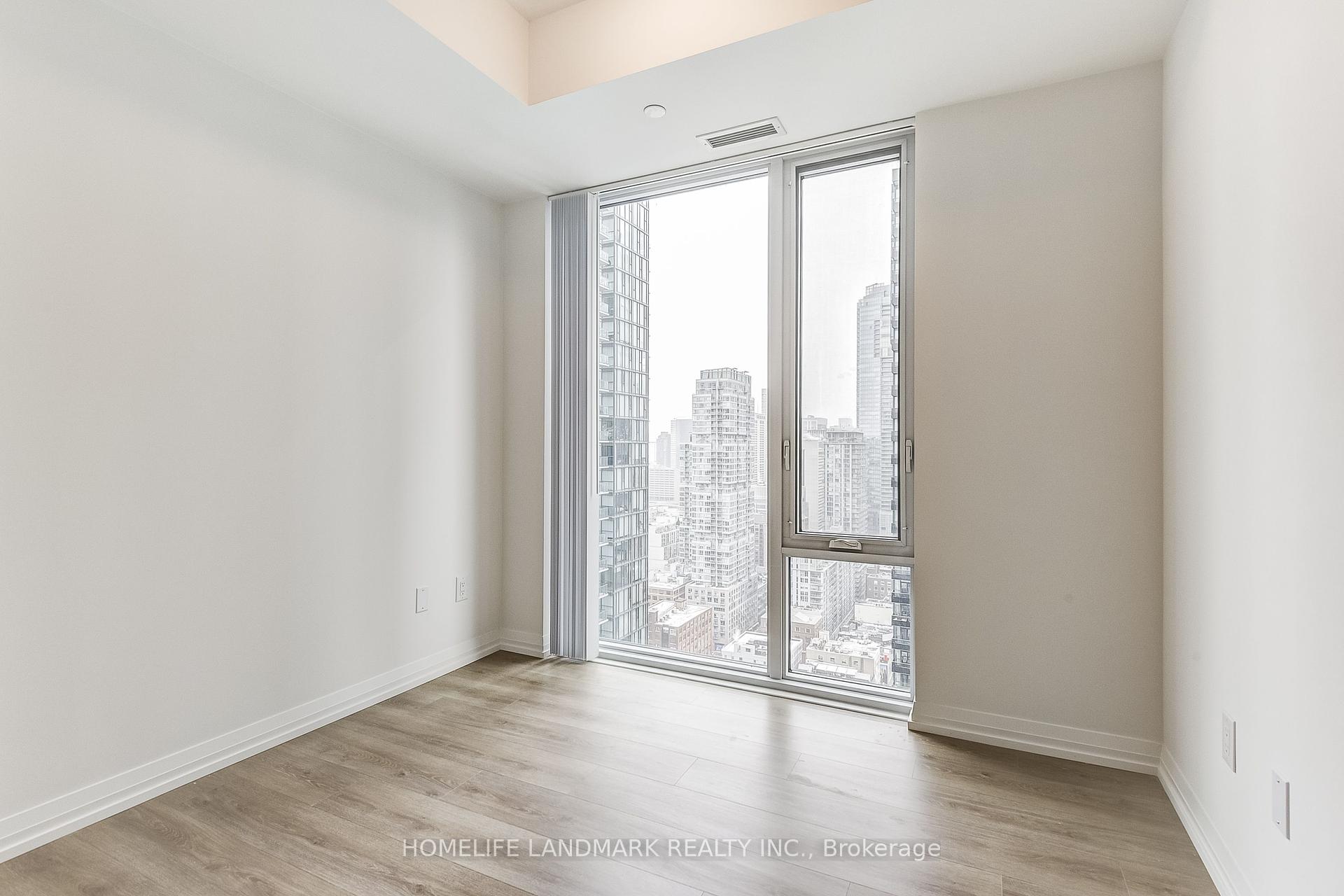 3 Bedrooms Condo at 28 Widmer 3429,  Toronto For sale