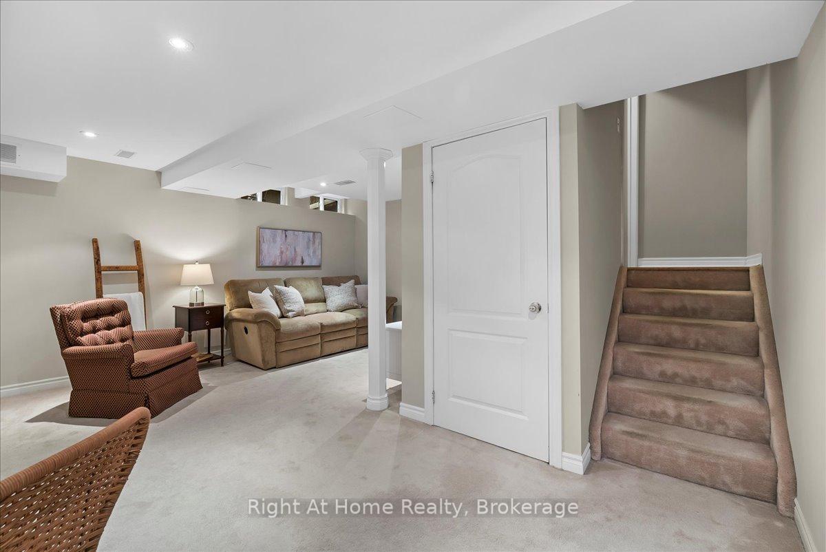 2 Bedrooms Condo at 2250 Rockingham, Oakville For sale