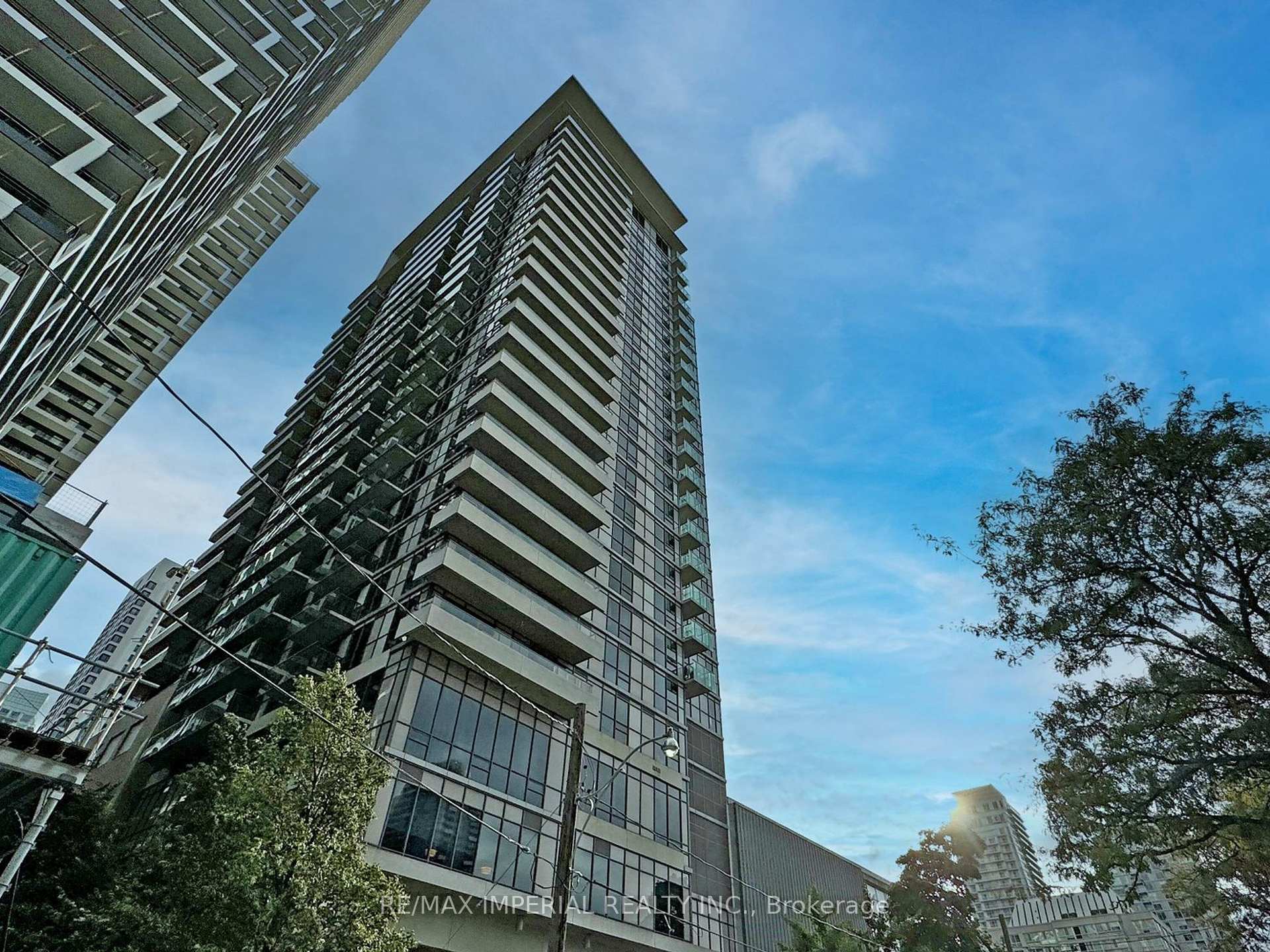 2 Bedrooms Condo at 25 Broadway, Toronto For sale