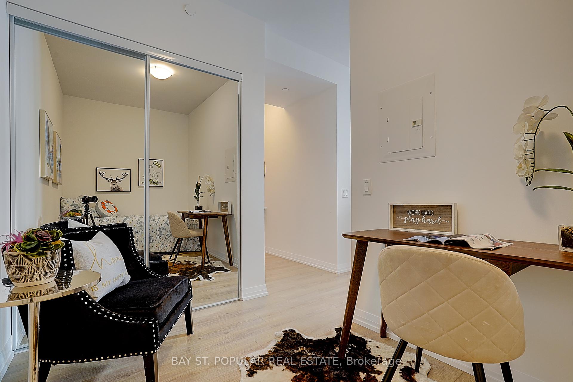2 Bedrooms Condo at 50 Dunfield, Toronto For sale