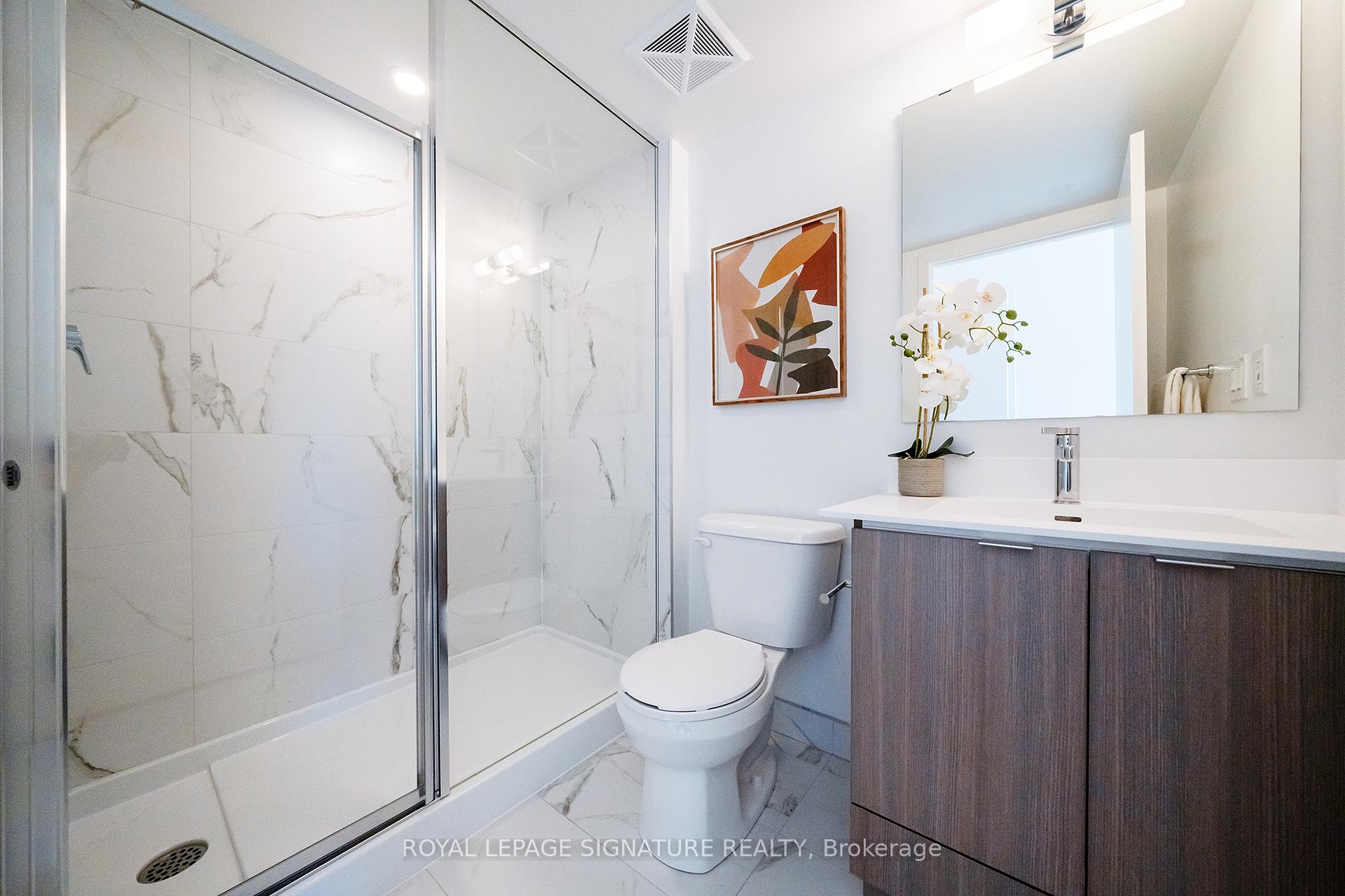 3 Bedrooms Condo at 110 Canon Jackson,  Toronto For sale