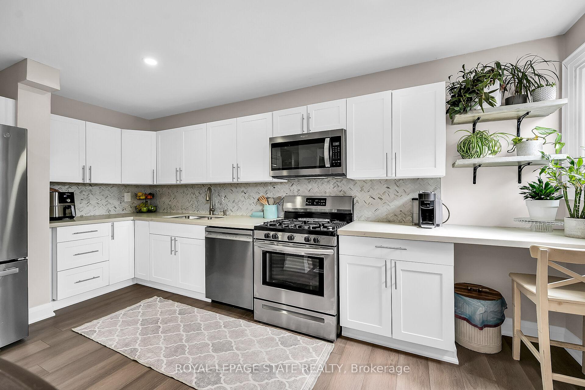 3 Bedrooms Condo at 444 Stone Church, Hamilton For sale