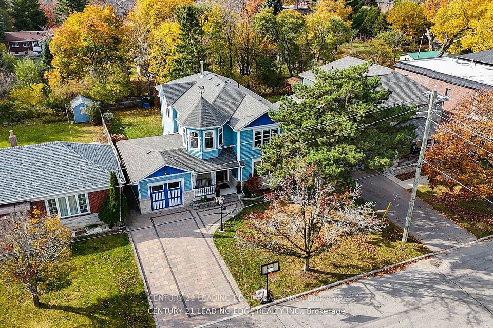 12 Gradwell Drive, Toronto, ON M1M 2M9