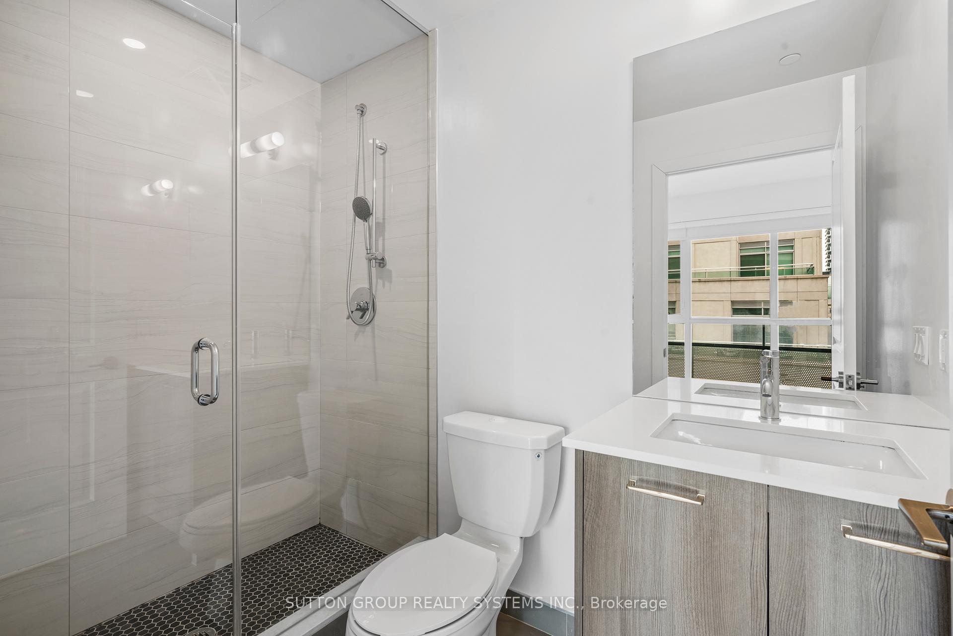 2 Bedrooms Condo at 11 Lillian, Toronto For sale