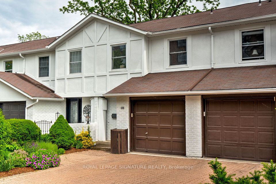 188 Robinson Street, Oakville, ON L6J 1G3