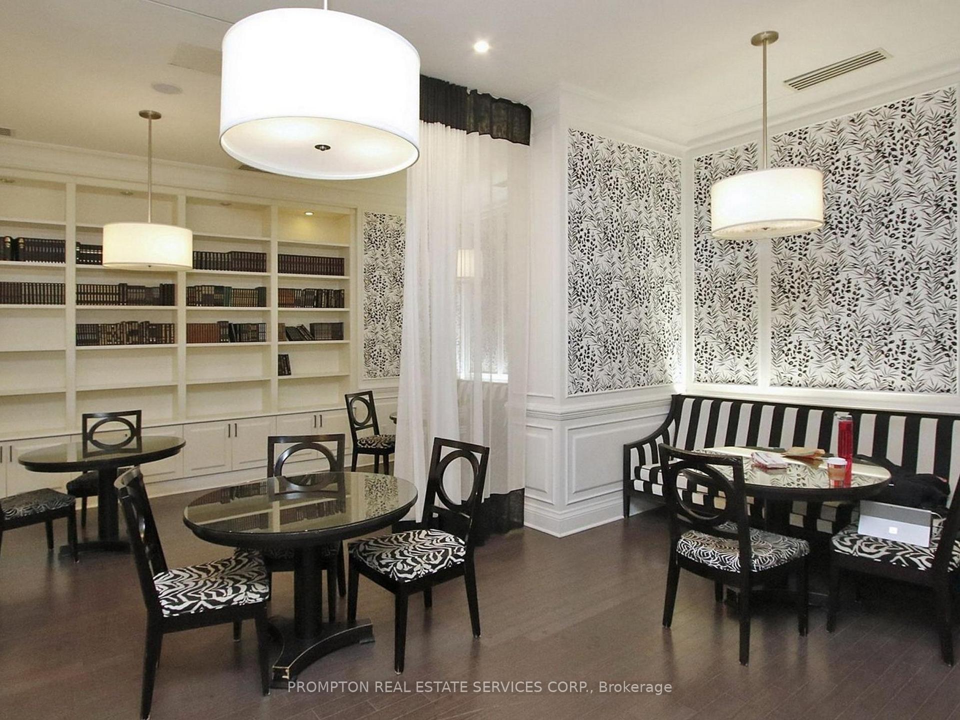 2 Bedrooms Condo at 15 Greenview, Toronto For sale