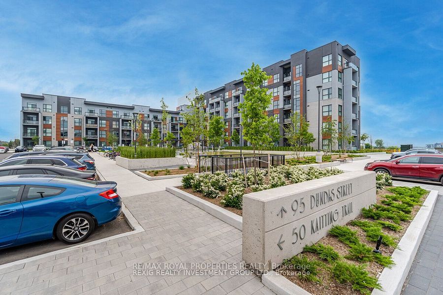 Property at #111 - 95 Dundas Street, Oakville, ON L6M 5N4