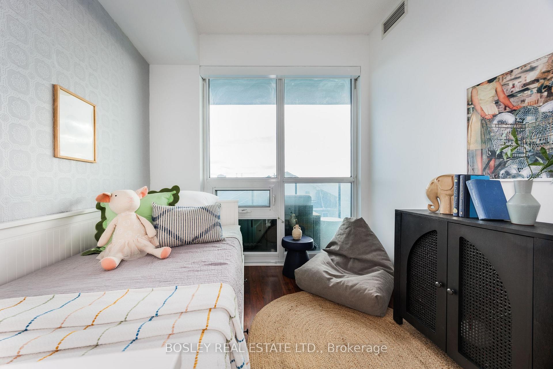 3 Bedrooms Condo at 35 Brian Peck, Toronto For sale