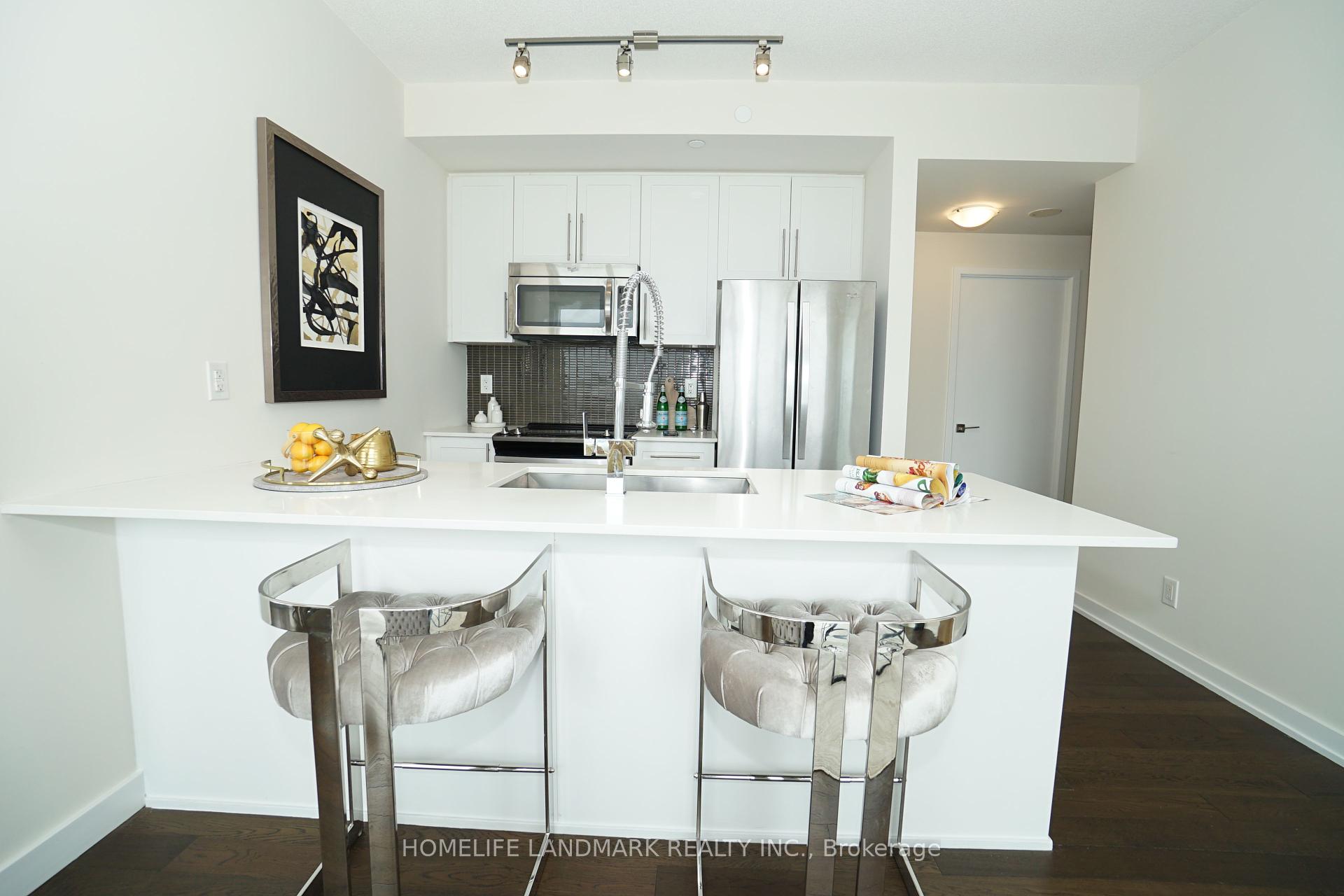 3 Bedrooms Condo at 4011 Brickstone, Mississauga For sale