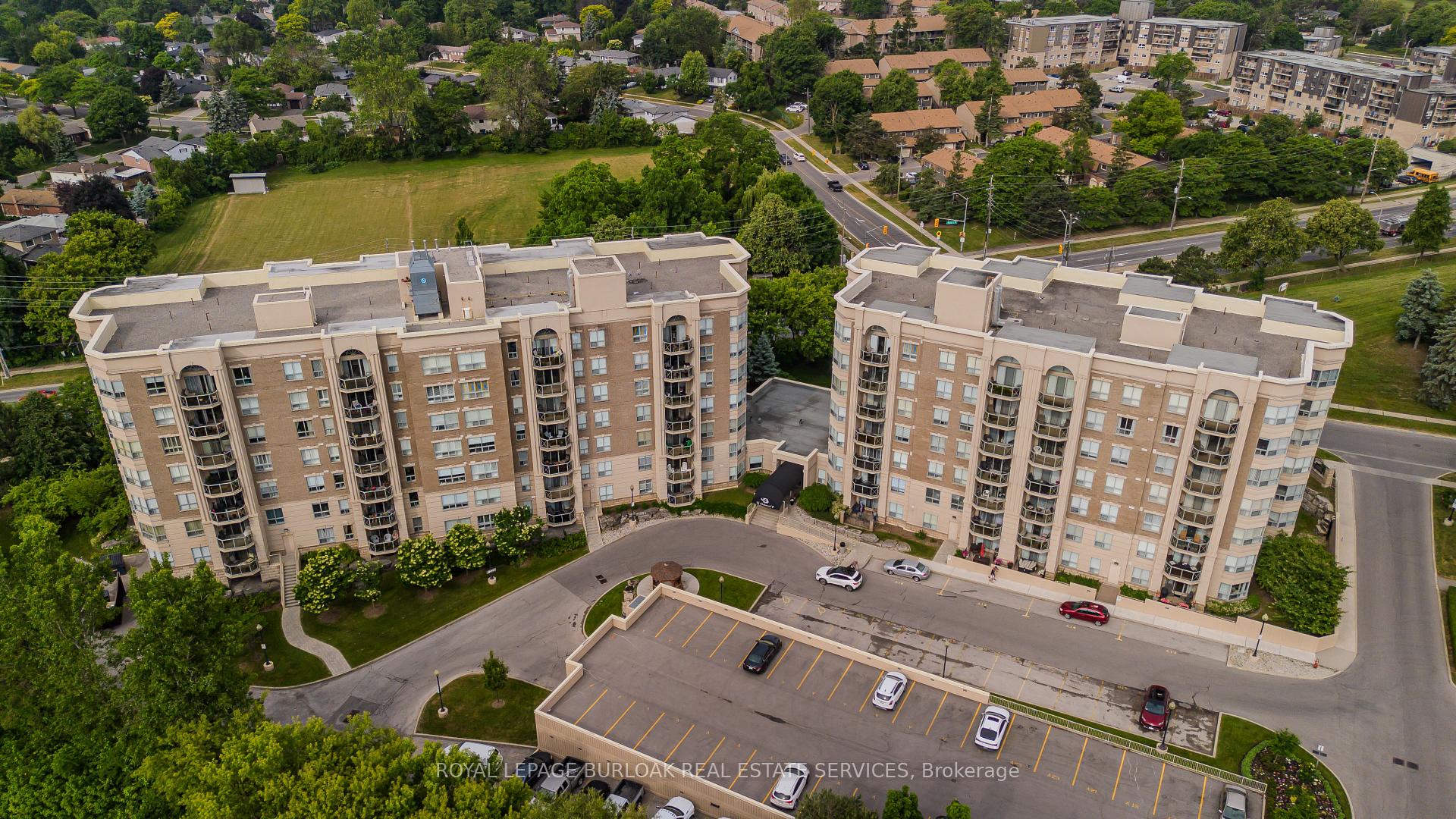 2 Bedrooms Condo at 2085 Amherst Heights, Burlington For sale