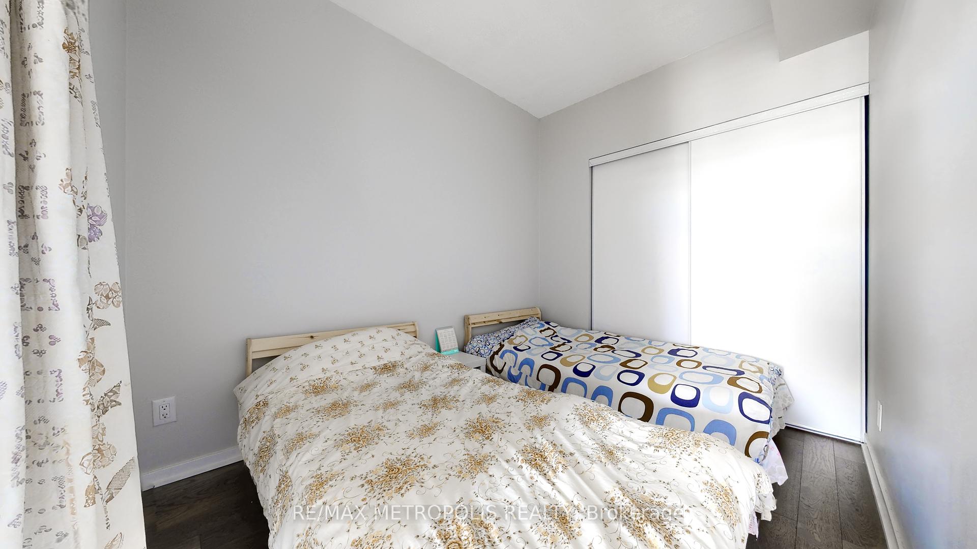 1 Bedroom Condo at 105 The Queensway, Toronto For sale