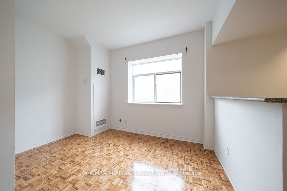 1407 Dupont Street