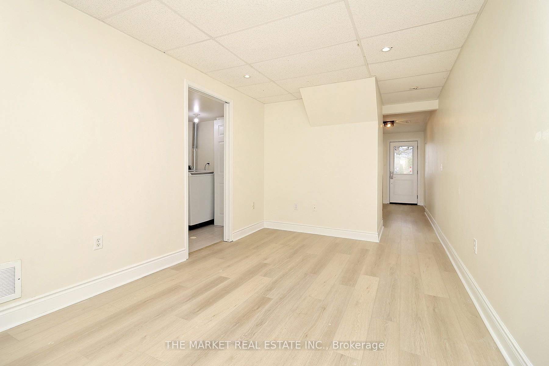 3 Bedrooms Condo at 7190 Atwood, Mississauga For sale
