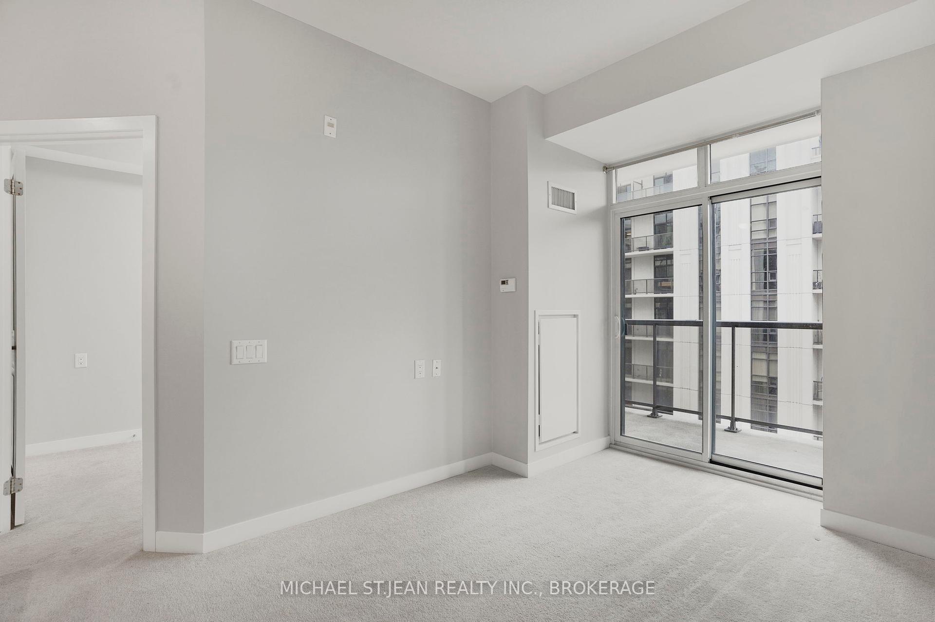 1 Bedroom Condo at 85 Robinson,  Hamilton For sale