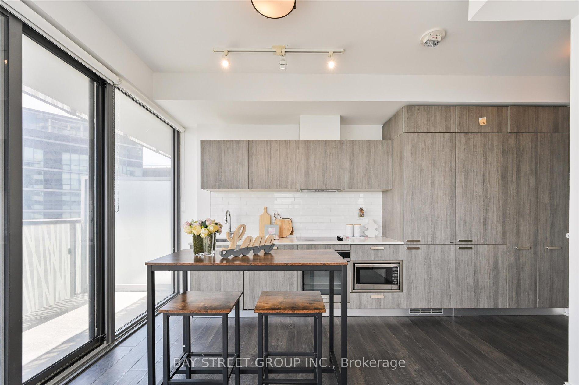1 Bedroom Condo at 50 Charles, Toronto For sale